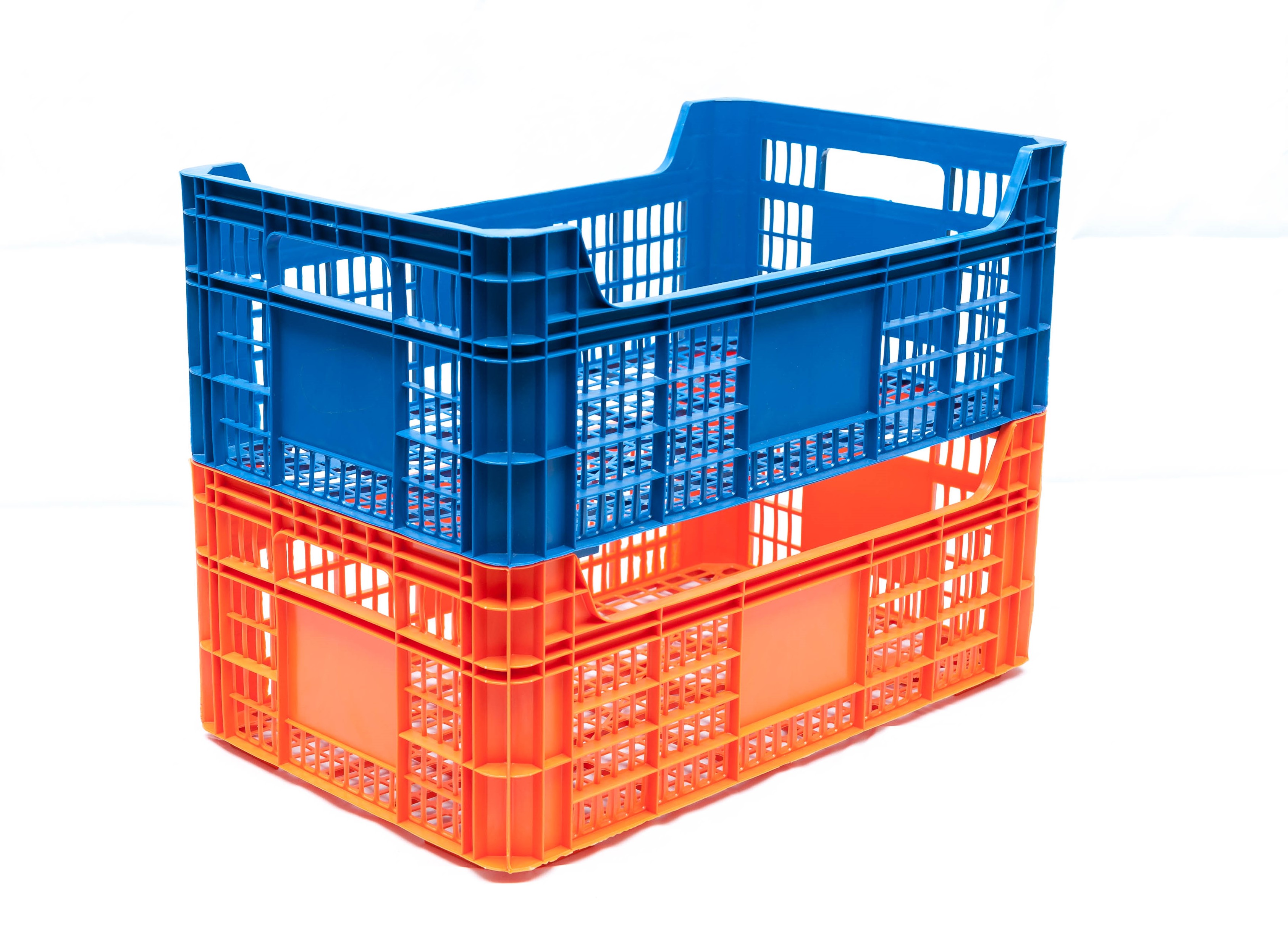 cajas hortofructícolas 100% reutilizables y 100% reciclables